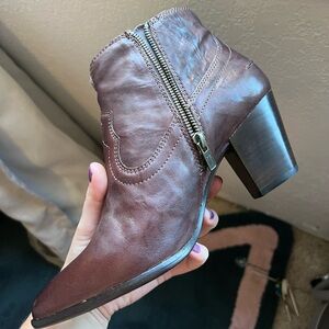 Frye Renee Sean Brown Short Leather Booties Size 9.5 M